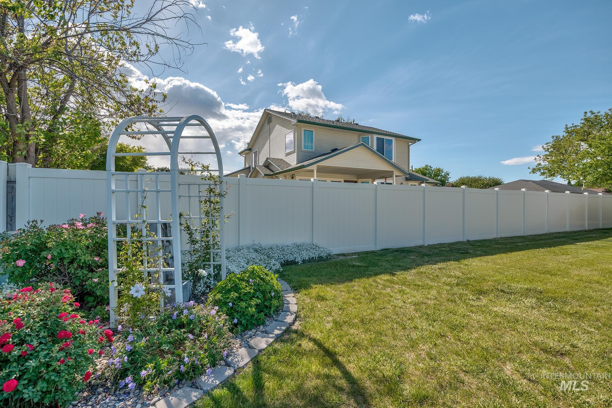 119 SW 18th St, Ontario, Oregon 97914, 4 Bedrooms, 2 Bathrooms, Residential For Sale, Price $499,000, 98988782
