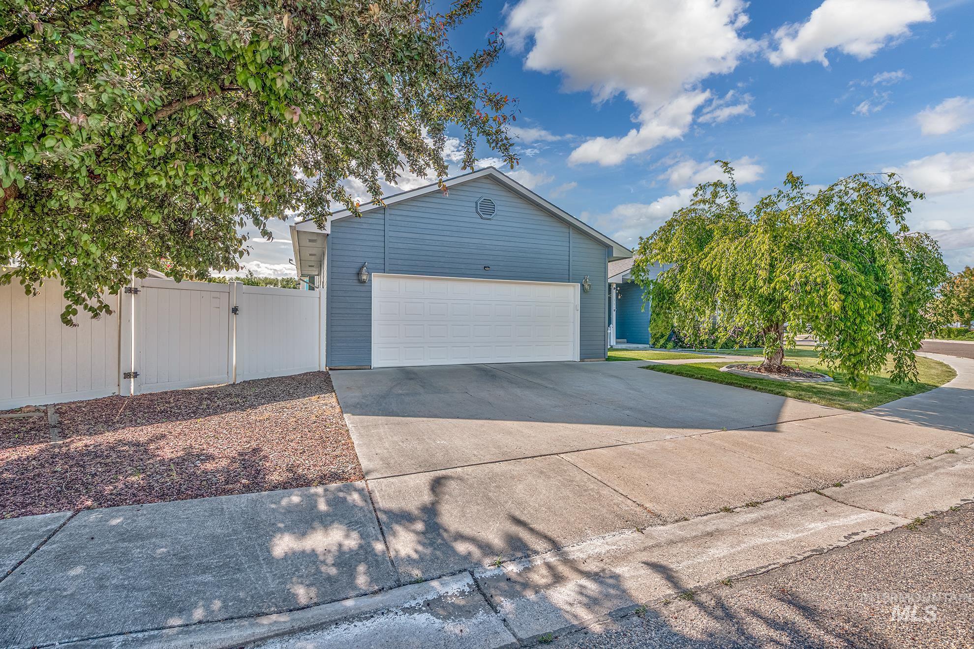 119 SW 18th St, Ontario, Oregon 97914, 4 Bedrooms, 2 Bathrooms, Residential For Sale, Price $499,000, 98988782