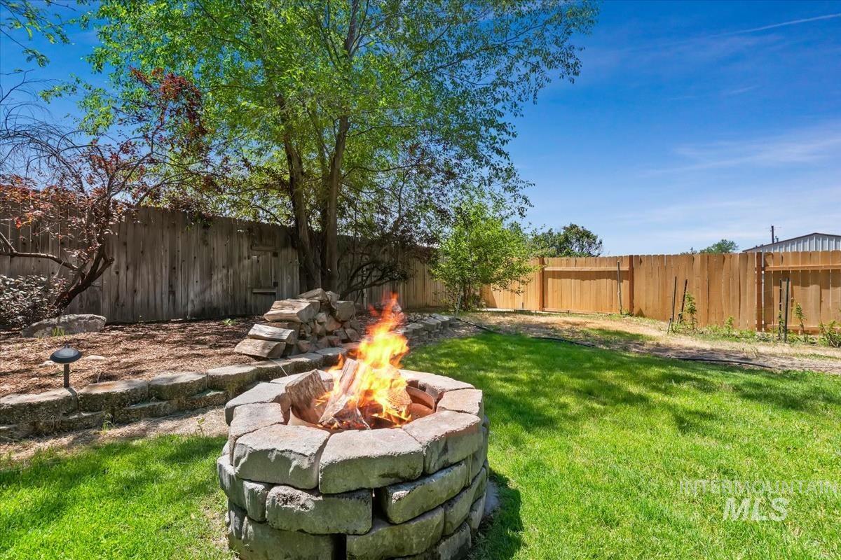 1189 W Penelope St, Kuna, Idaho 83634, 3 Bedrooms, 2 Bathrooms, Residential For Sale, Price $425,000,MLS 98988789