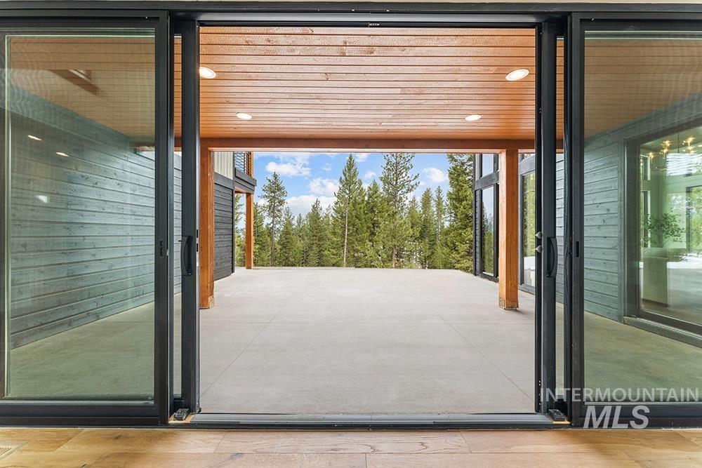 38 Bella View Drive, McCall, Idaho 83638, 5 Bedrooms, 5 Bathrooms, Residential For Sale, Price $1,790,000,MLS 98988798