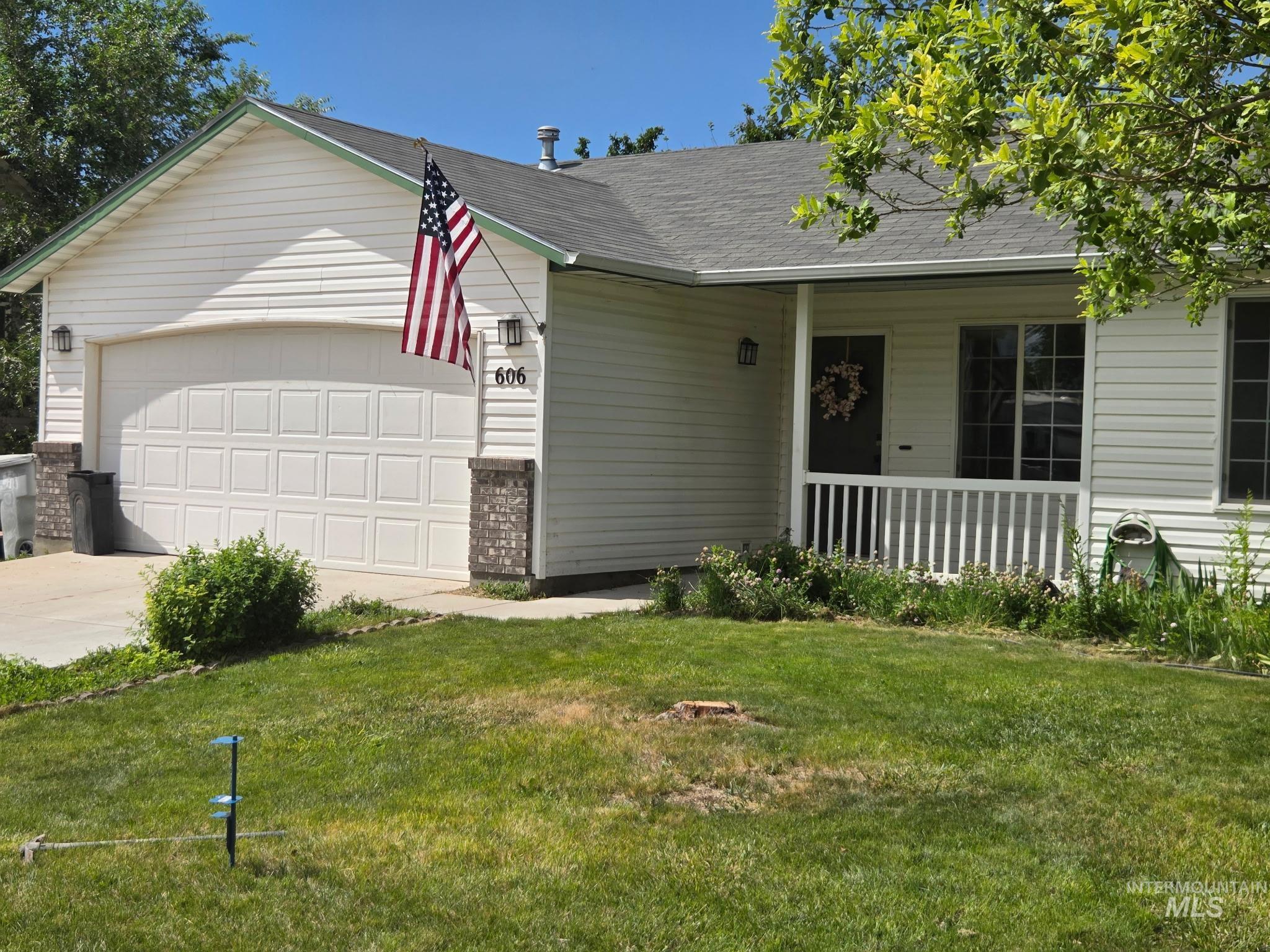 606 E Dooley Lane, Nampa, Idaho 83686-8219, 3 Bedrooms, 2 Bathrooms, Residential For Sale, Price $338,000,MLS 98988807