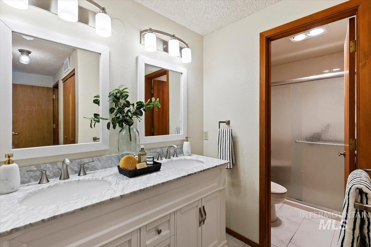 936 E Curling, Boise, Idaho 83702, 3 Bedrooms, 2.5 Bathrooms, Residential For Sale, Price $849,000,MLS 98988808