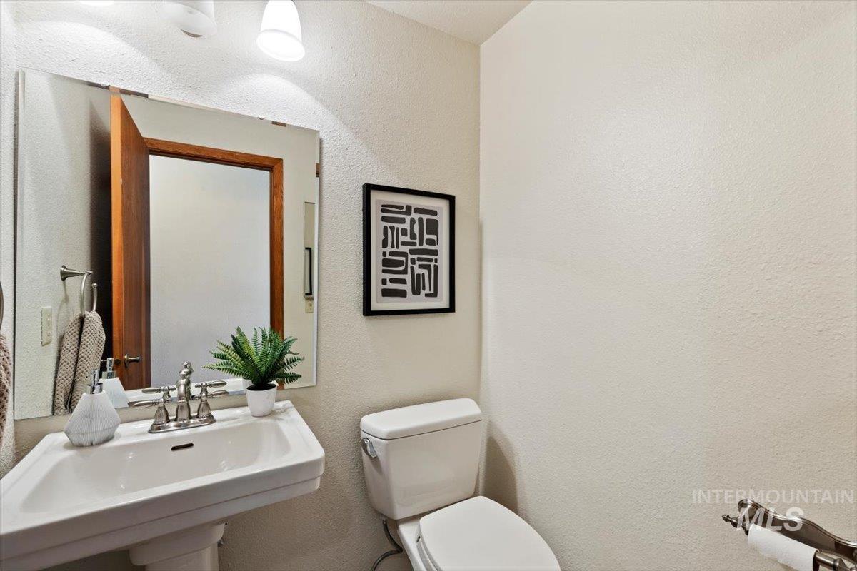 936 E Curling, Boise, Idaho 83702, 3 Bedrooms, 2.5 Bathrooms, Residential For Sale, Price $849,000,MLS 98988808
