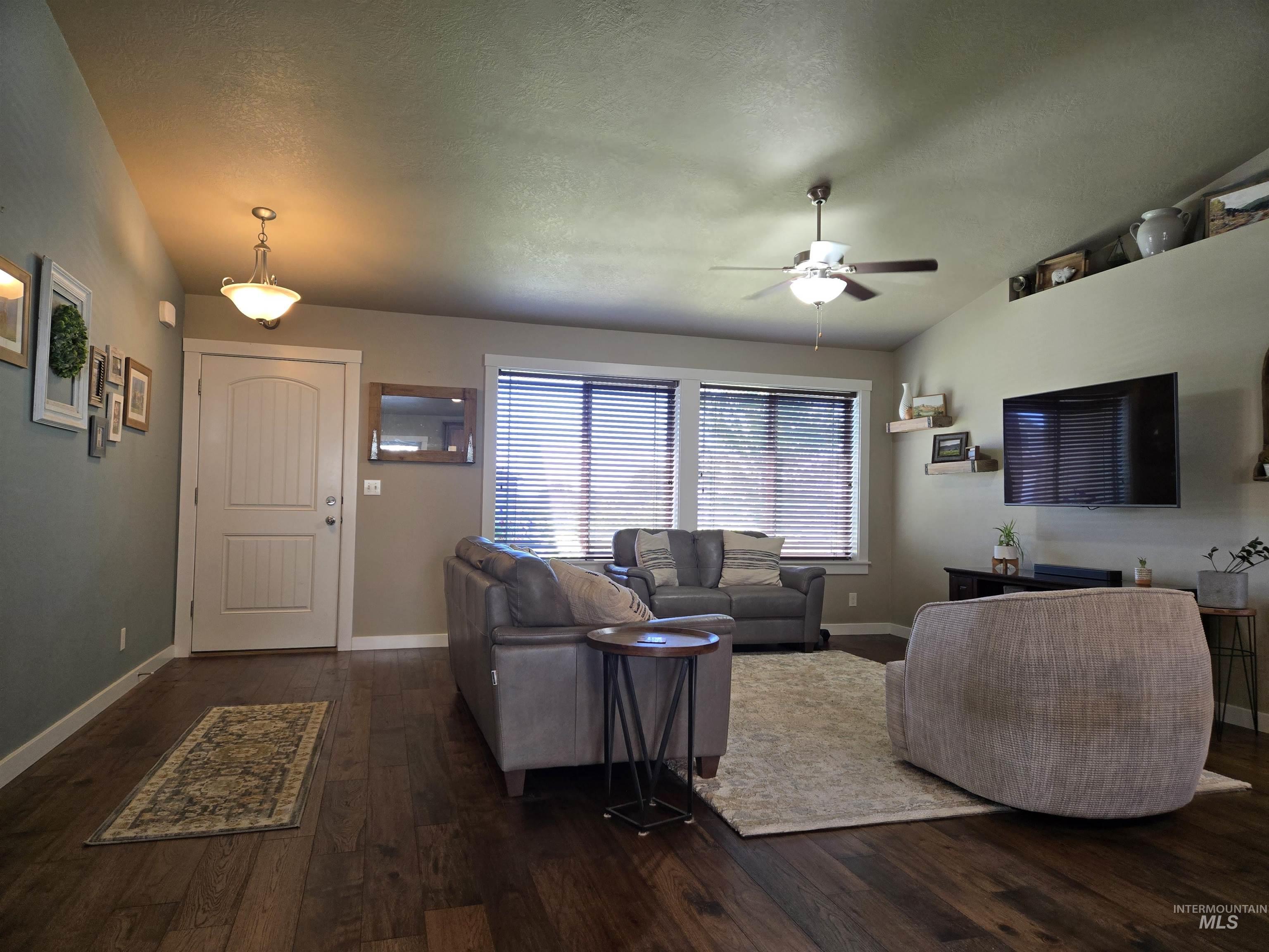 235 Meadow View Dr., Payette, Idaho 83661, 3 Bedrooms, 2 Bathrooms, Residential For Sale, Price $415,000, 98988811