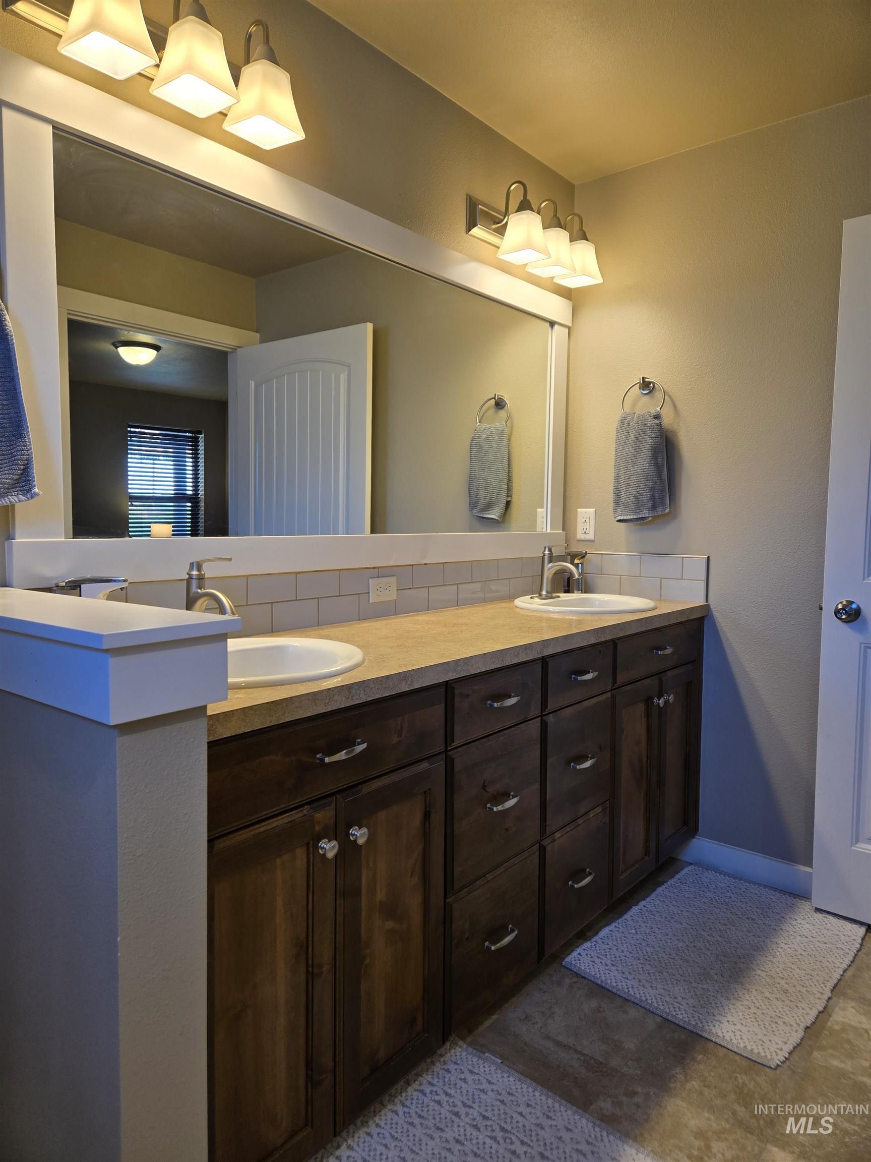 235 Meadow View Dr., Payette, Idaho 83661, 3 Bedrooms, 2 Bathrooms, Residential For Sale, Price $415,000, 98988811