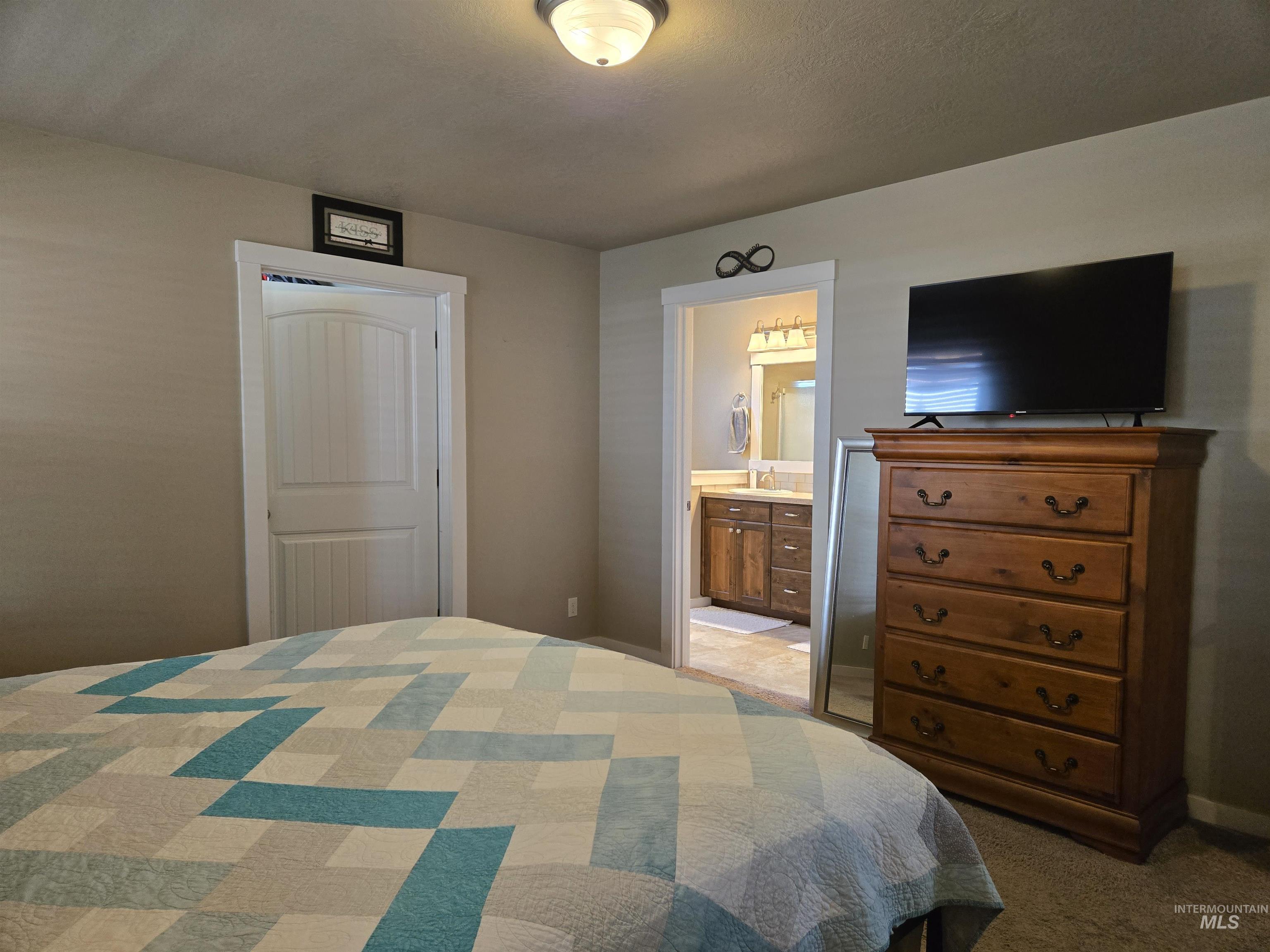 235 Meadow View Dr., Payette, Idaho 83661, 3 Bedrooms, 2 Bathrooms, Residential For Sale, Price $415,000, 98988811