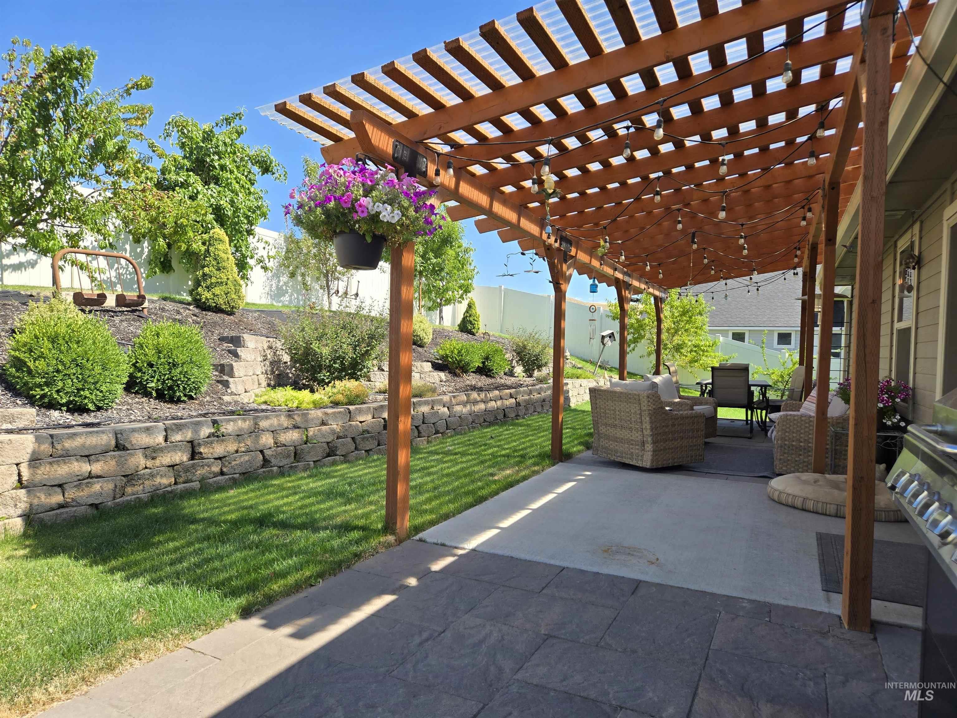 235 Meadow View Dr., Payette, Idaho 83661, 3 Bedrooms, 2 Bathrooms, Residential For Sale, Price $415,000, 98988811