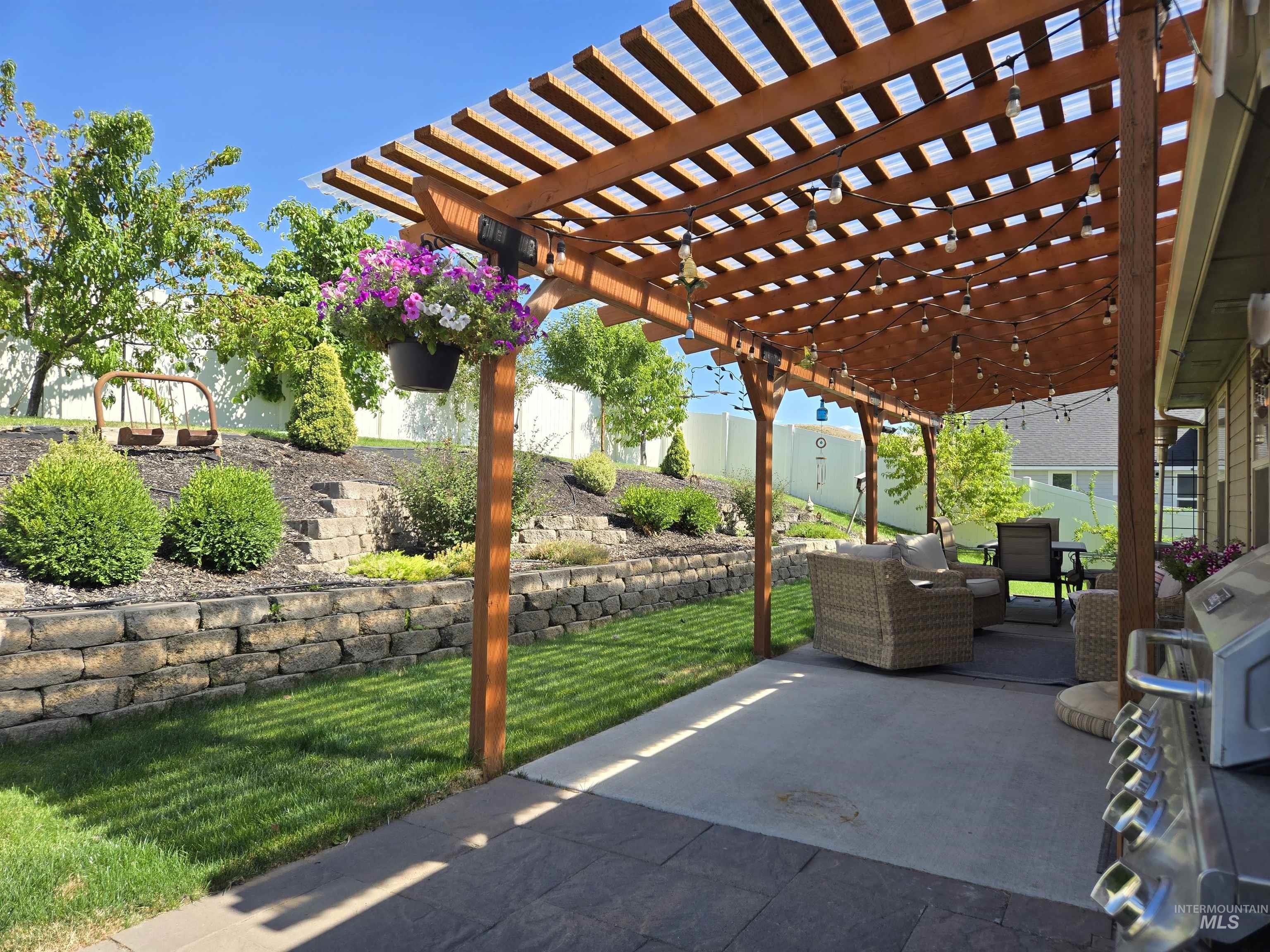 235 Meadow View Dr., Payette, Idaho 83661, 3 Bedrooms, 2 Bathrooms, Residential For Sale, Price $415,000, 98988811