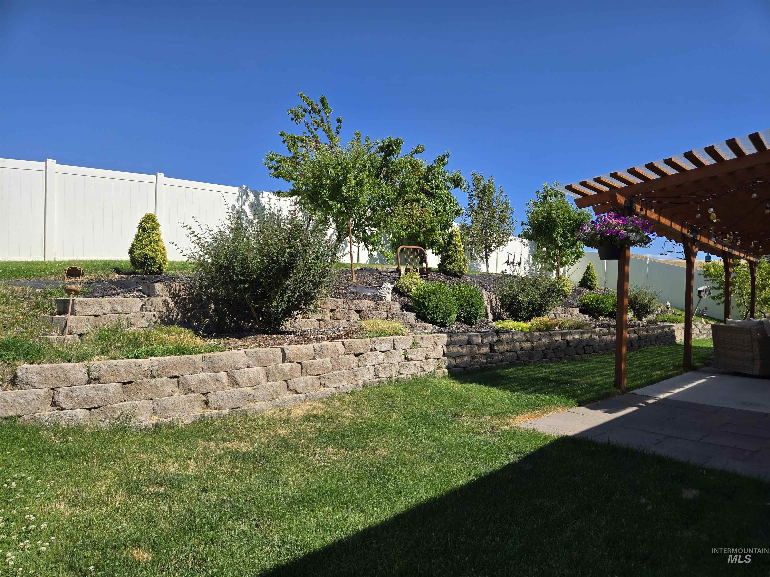 235 Meadow View Dr., Payette, Idaho 83661, 3 Bedrooms, 2 Bathrooms, Residential For Sale, Price $415,000, 98988811