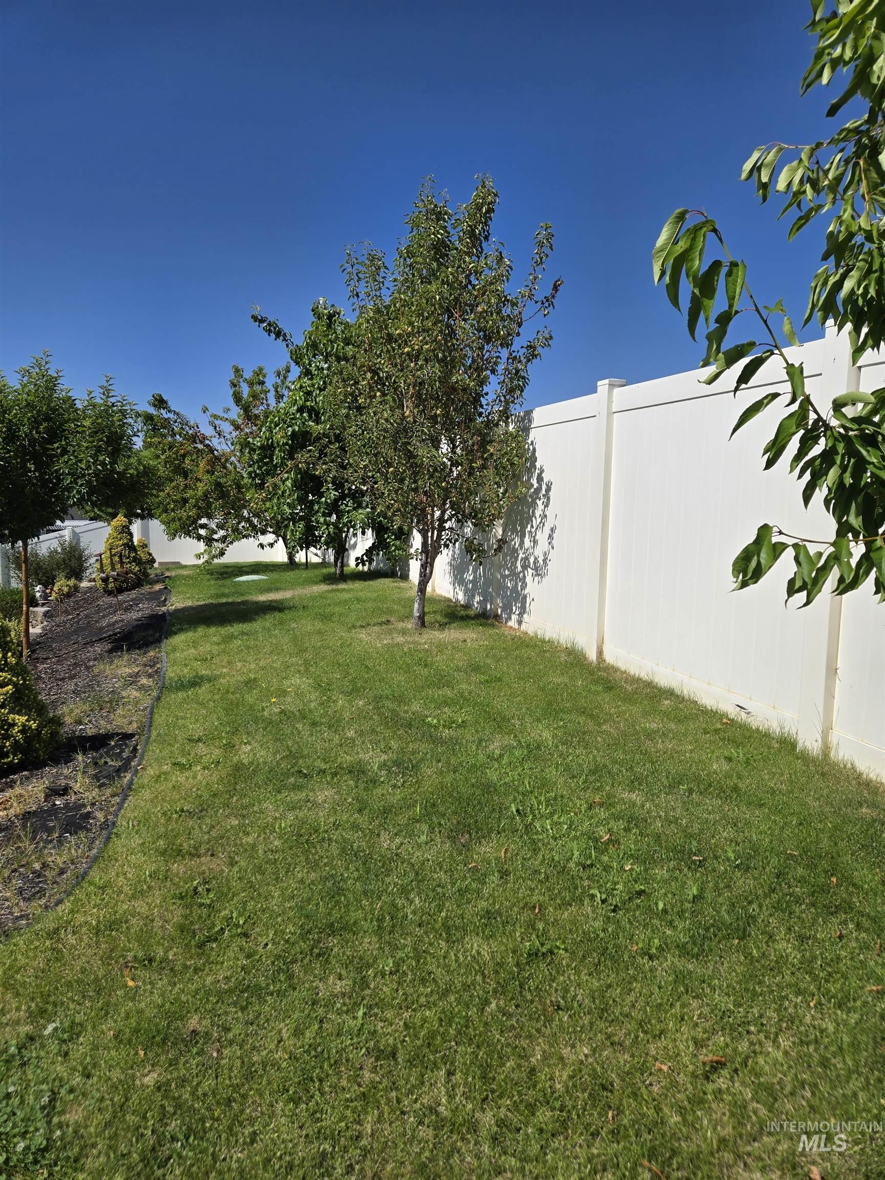 235 Meadow View Dr., Payette, Idaho 83661, 3 Bedrooms, 2 Bathrooms, Residential For Sale, Price $415,000, 98988811