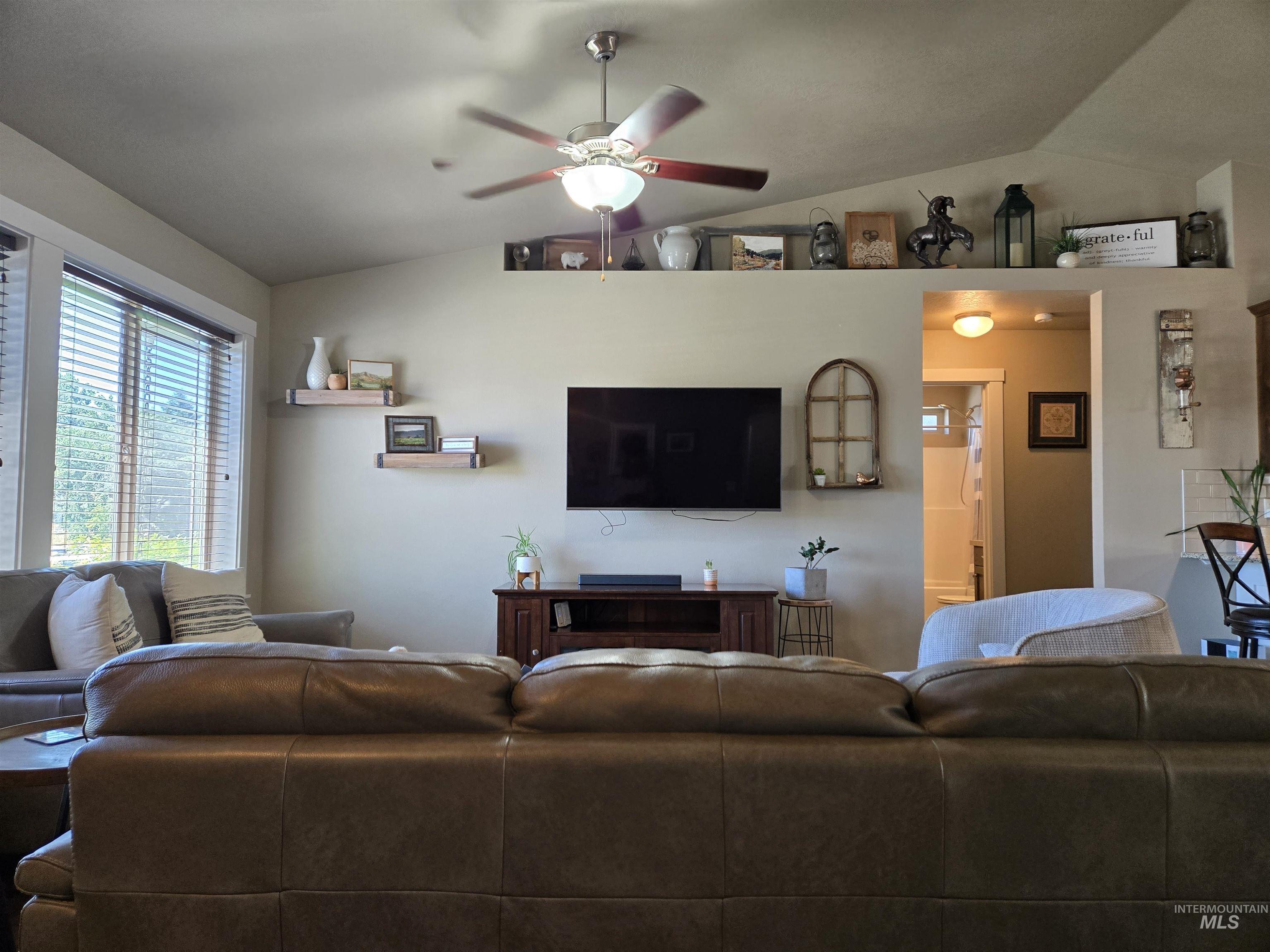 235 Meadow View Dr., Payette, Idaho 83661, 3 Bedrooms, 2 Bathrooms, Residential For Sale, Price $415,000, 98988811