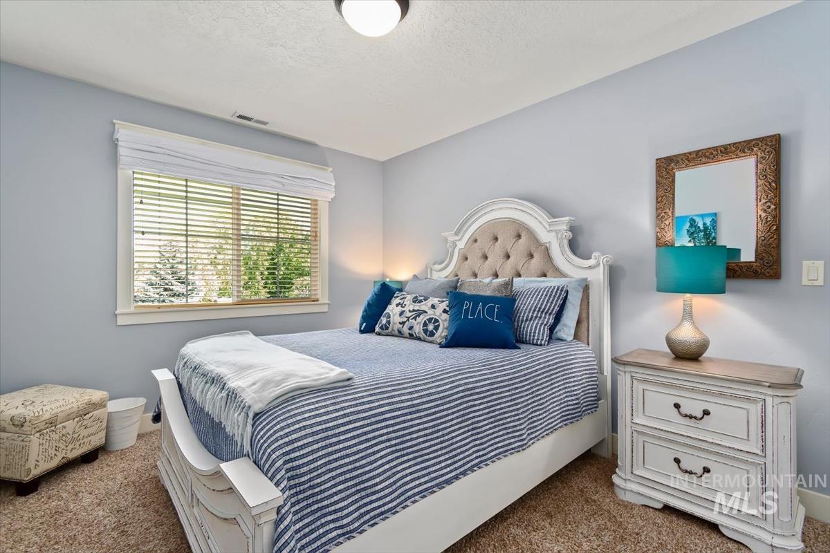 3874 S Como Ave, Meridian, Idaho 83642, 6 Bedrooms, 3 Bathrooms, Residential For Sale, Price $999,000,MLS 98988819