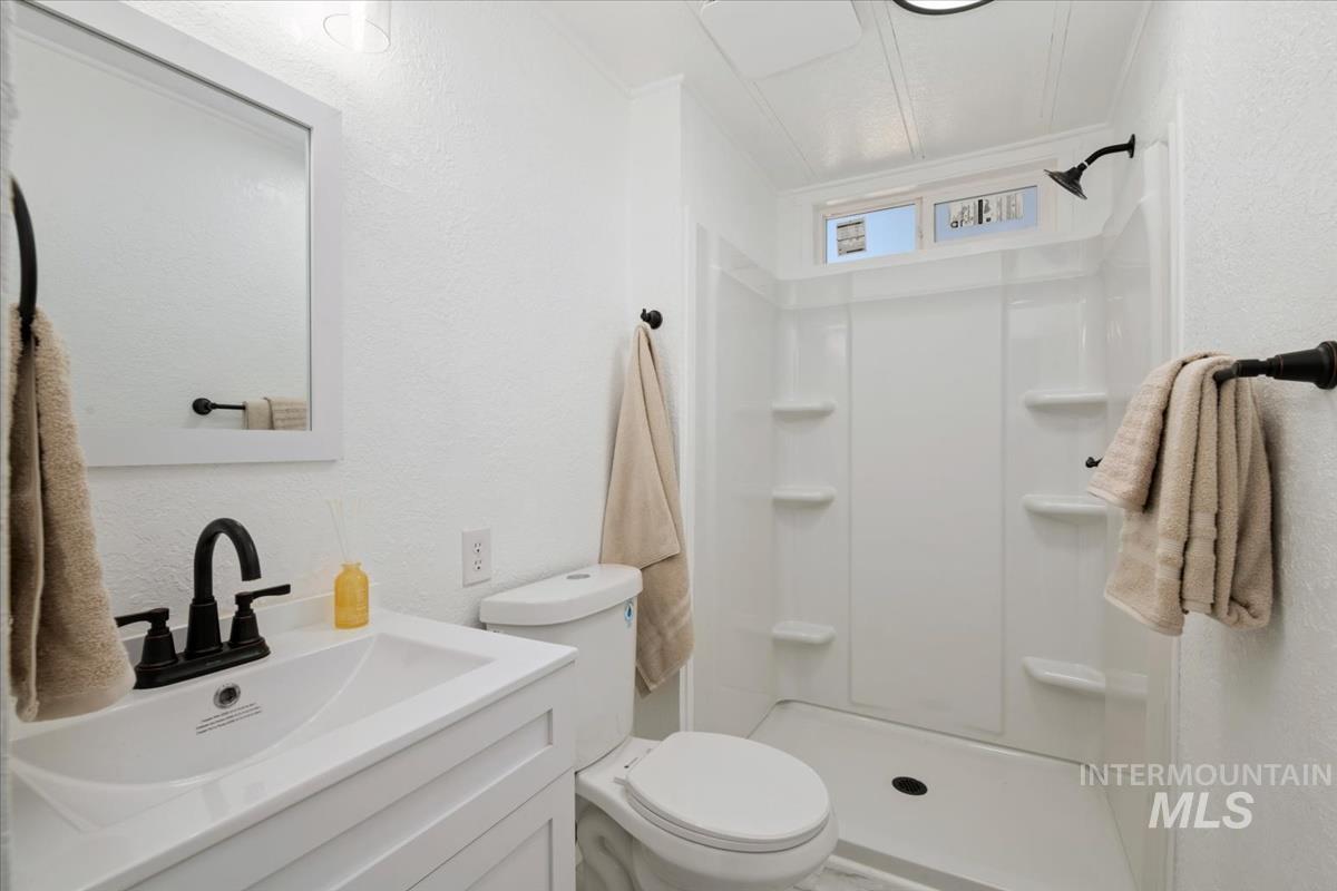 9929 W Abram, Boise, Idaho 83704, 2 Bedrooms, 2 Bathrooms, Residential For Sale, Price $135,000, 98988824