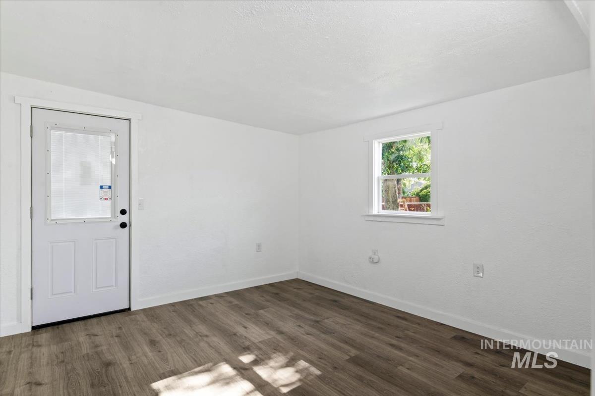 9929 W Abram, Boise, Idaho 83704, 2 Bedrooms, 2 Bathrooms, Residential For Sale, Price $135,000, 98988824