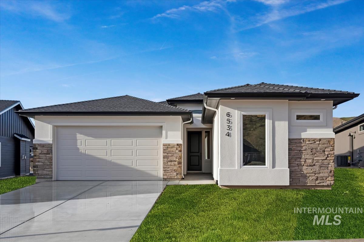 2203 E Sweet Pearl St., Kuna, Idaho 83634, 3 Bedrooms, 2 Bathrooms, Residential For Sale, Price $549,880,MLS 98988832