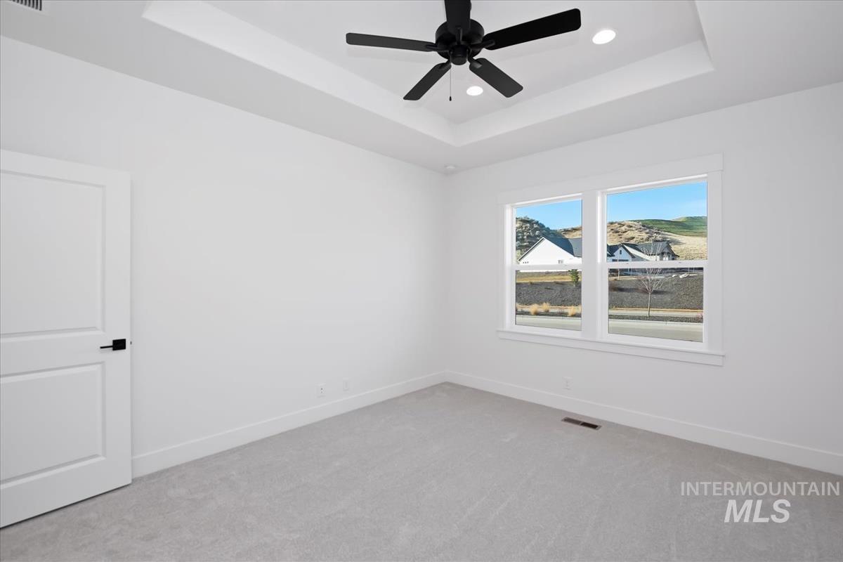 2203 E Sweet Pearl St., Kuna, Idaho 83634, 3 Bedrooms, 2 Bathrooms, Residential For Sale, Price $549,880,MLS 98988832