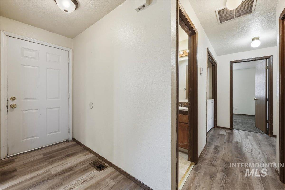 3322 S Centennial Pl, Boise, Idaho 83706, 3 Bedrooms, 1.5 Bathrooms, Residential For Sale, Price $449,900,MLS 98988833