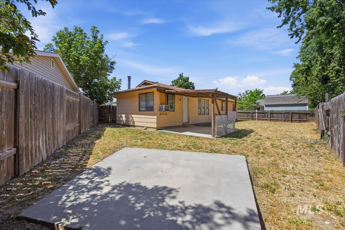 3322 S Centennial Pl, Boise, Idaho 83706, 3 Bedrooms, 1.5 Bathrooms, Residential For Sale, Price $449,900,MLS 98988833