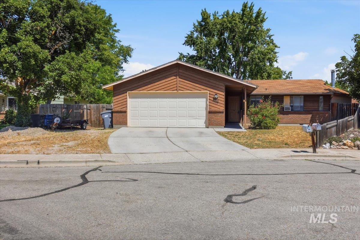 3322 S Centennial Pl, Boise, Idaho 83706, 3 Bedrooms, 1.5 Bathrooms, Residential For Sale, Price $449,900,MLS 98988833