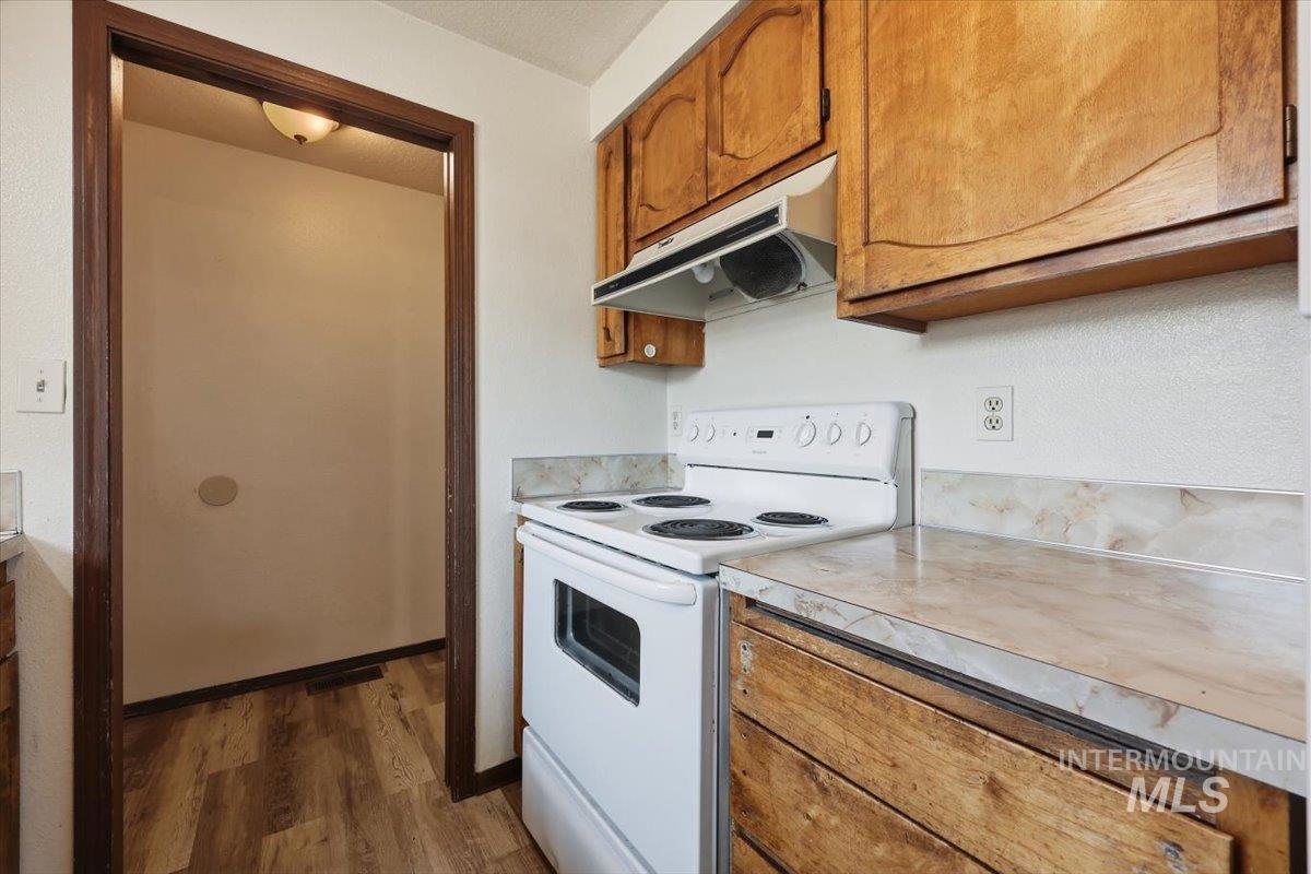 3322 S Centennial Pl, Boise, Idaho 83706, 3 Bedrooms, 1.5 Bathrooms, Residential For Sale, Price $449,900,MLS 98988833