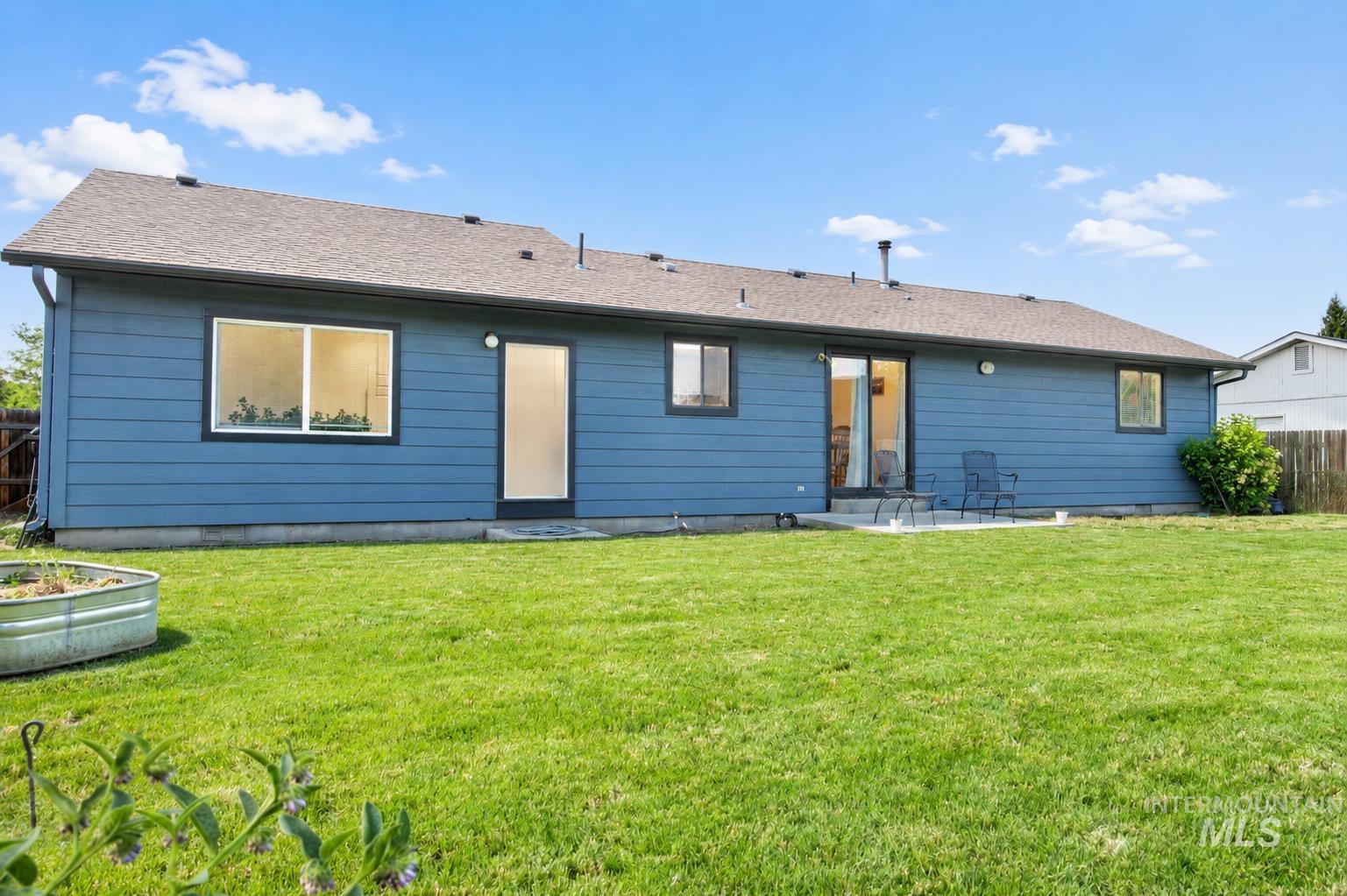 689 W Tiffany Dr, Meridian, Idaho 83646-1685, 3 Bedrooms, 2 Bathrooms, Residential For Sale, Price $374,900,MLS 98988843