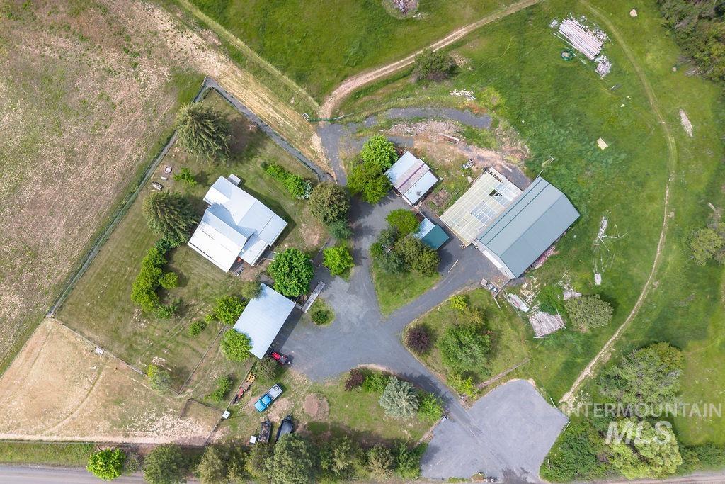 1035 Davis Road, Viola, Idaho 83872, 3 Bedrooms, 2 Bathrooms, Residential For Sale, Price $750,000,MLS 98988844