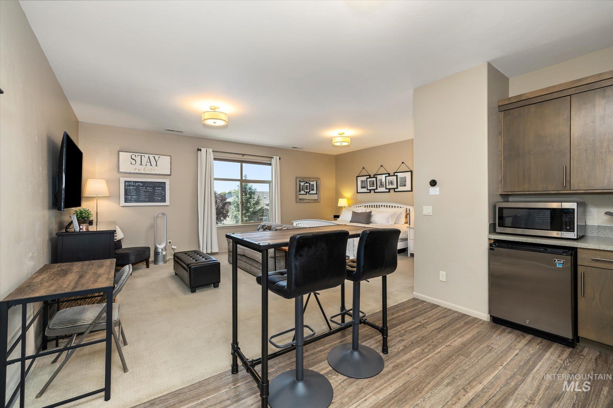 10267 W Carlton Bay Dr, Garden City, Idaho 83714, 3 Bedrooms, 3 Bathrooms, Residential Income For Sale, Price $629,900, 98988845