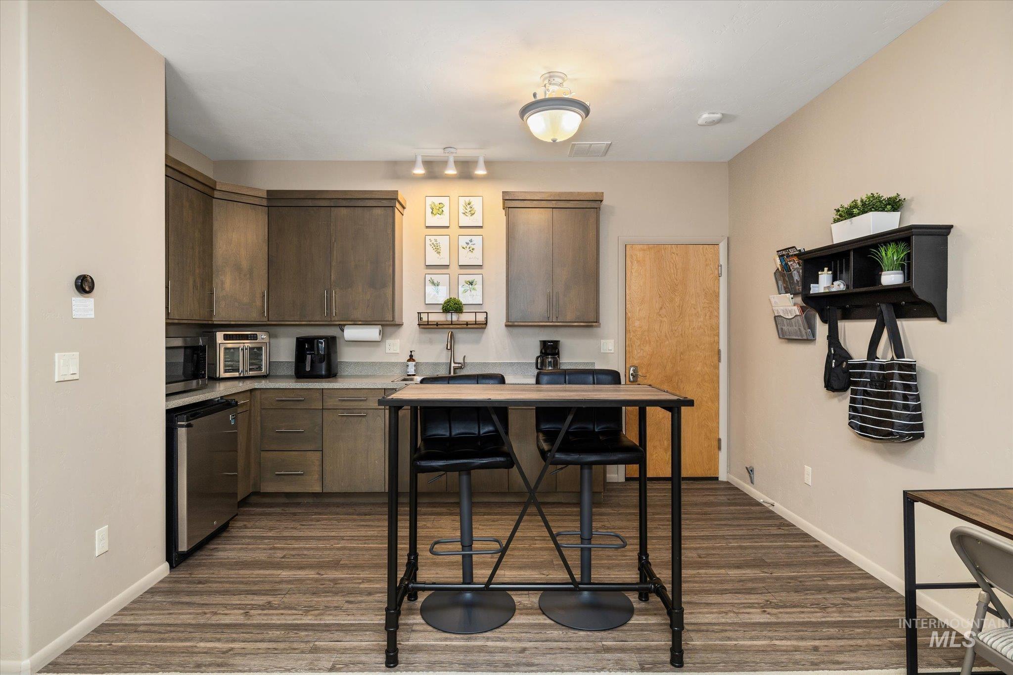 10267 W Carlton Bay Dr, Garden City, Idaho 83714, 3 Bedrooms, 3 Bathrooms, Residential Income For Sale, Price $629,900, 98988845