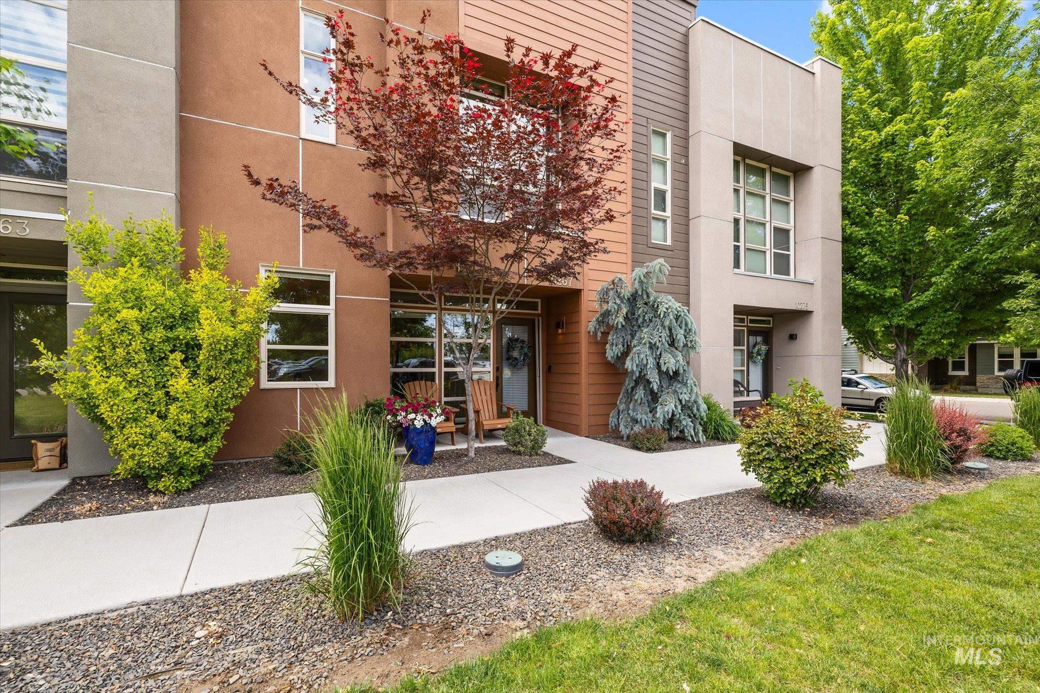 10267 W Carlton Bay Dr, Garden City, Idaho 83714, 3 Bedrooms, 3 Bathrooms, Residential Income For Sale, Price $629,900, 98988845