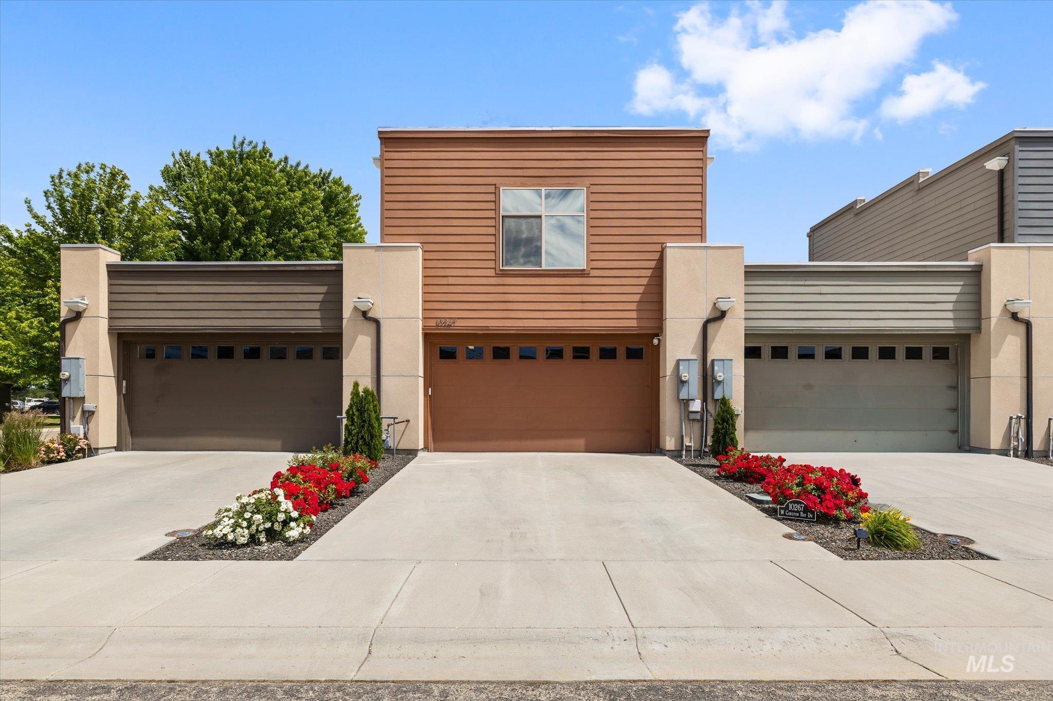10267 W Carlton Bay Dr, Garden City, Idaho 83714, 3 Bedrooms, 3 Bathrooms, Residential Income For Sale, Price $629,900, 98988845
