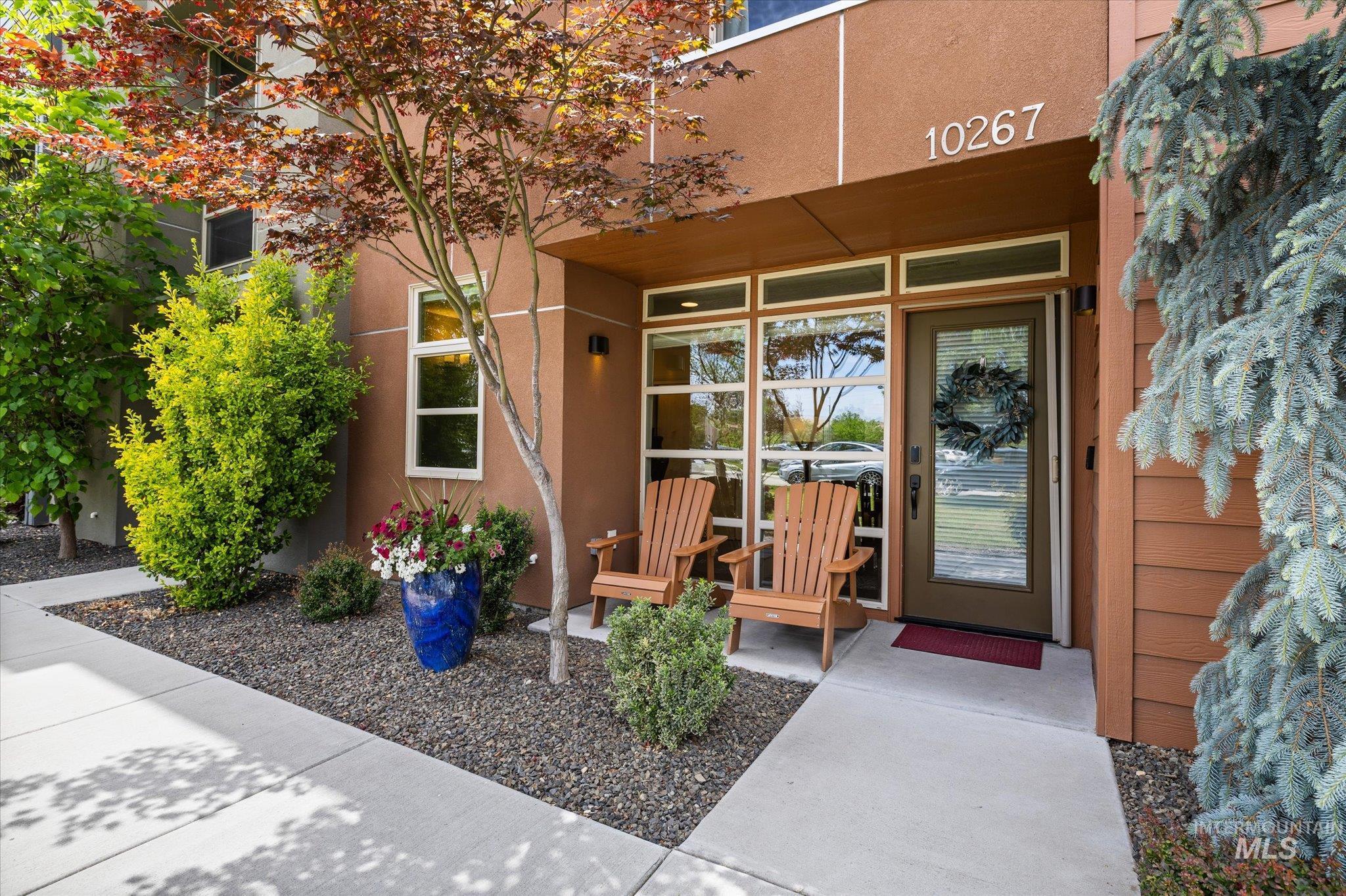 10267 W Carlton Bay Dr, Garden City, Idaho 83714, 3 Bedrooms, 3 Bathrooms, Residential Income For Sale, Price $629,900, 98988845