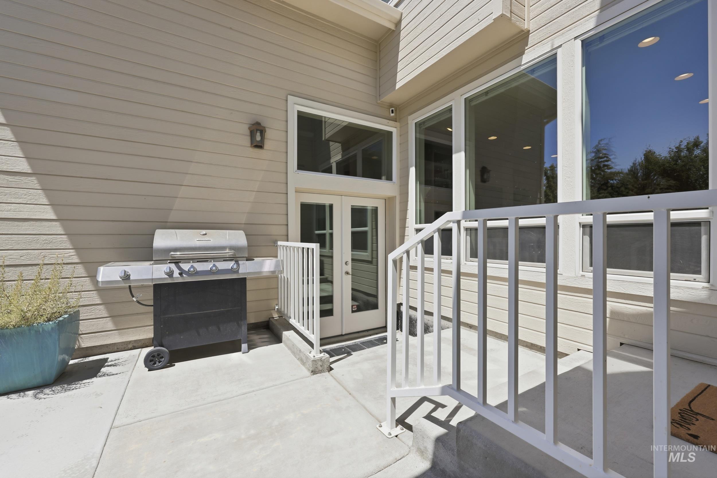 8695 W Lillywood, Boise, Idaho 83709, 5 Bedrooms, 3.5 Bathrooms, Residential For Sale, Price $1,149,000,MLS 98988851