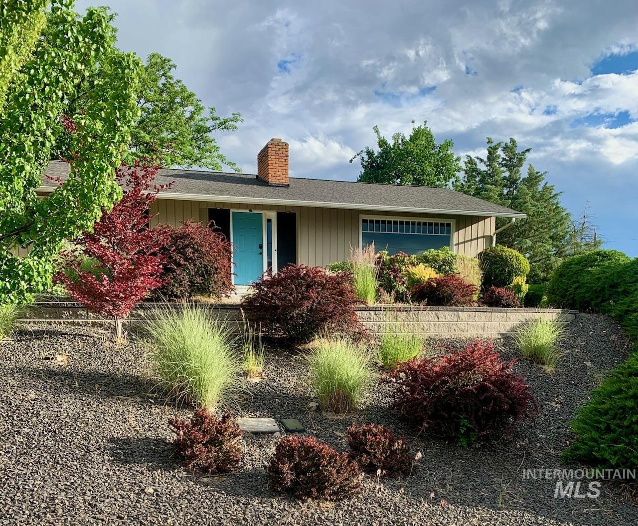220 21st Ave, Lewiston, Idaho 83501-6311, 4 Bedrooms, 2 Bathrooms, Residential For Sale, Price $485,000, 98988857