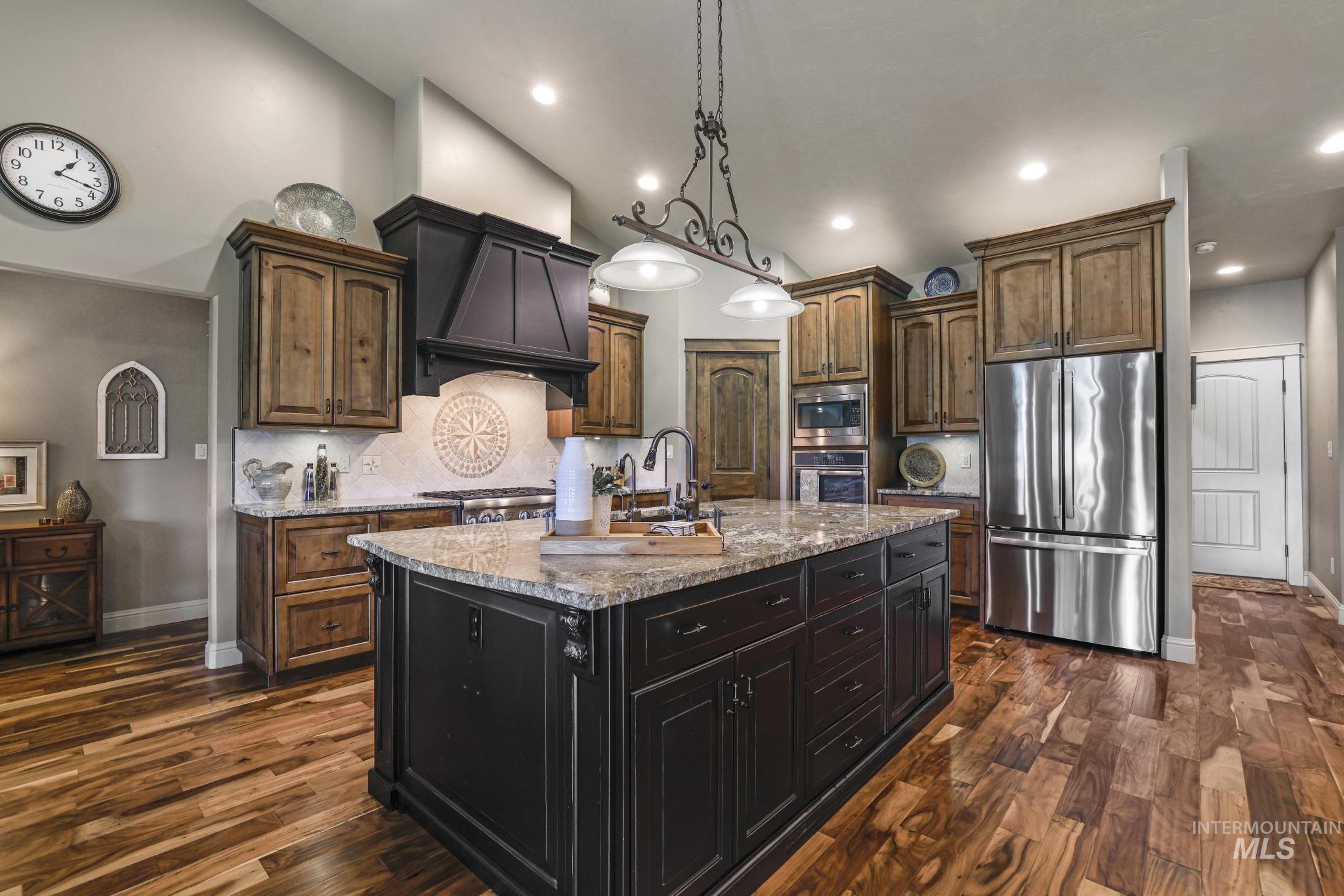 128 Riverside Ln., Buhl, Idaho 83316, 3 Bedrooms, 4 Bathrooms, Residential For Sale, Price $985,000,MLS 98988863