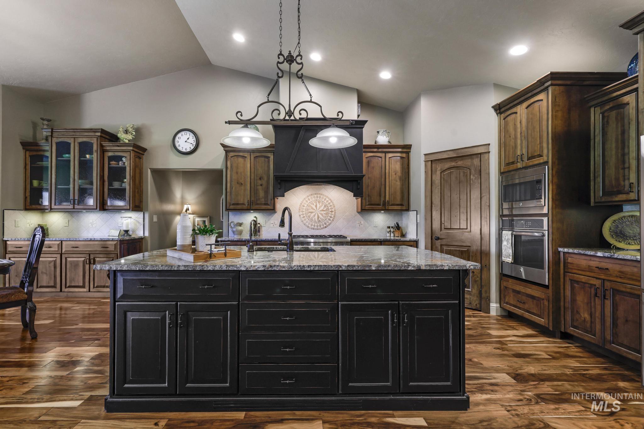 128 Riverside Ln., Buhl, Idaho 83316, 3 Bedrooms, 4 Bathrooms, Residential For Sale, Price $985,000,MLS 98988863