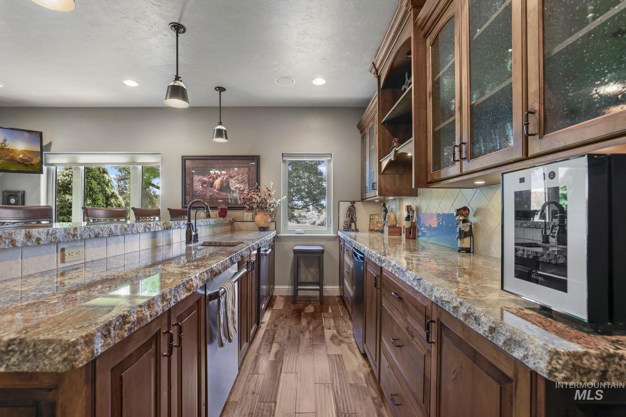128 Riverside Ln., Buhl, Idaho 83316, 3 Bedrooms, 4 Bathrooms, Residential For Sale, Price $985,000,MLS 98988863