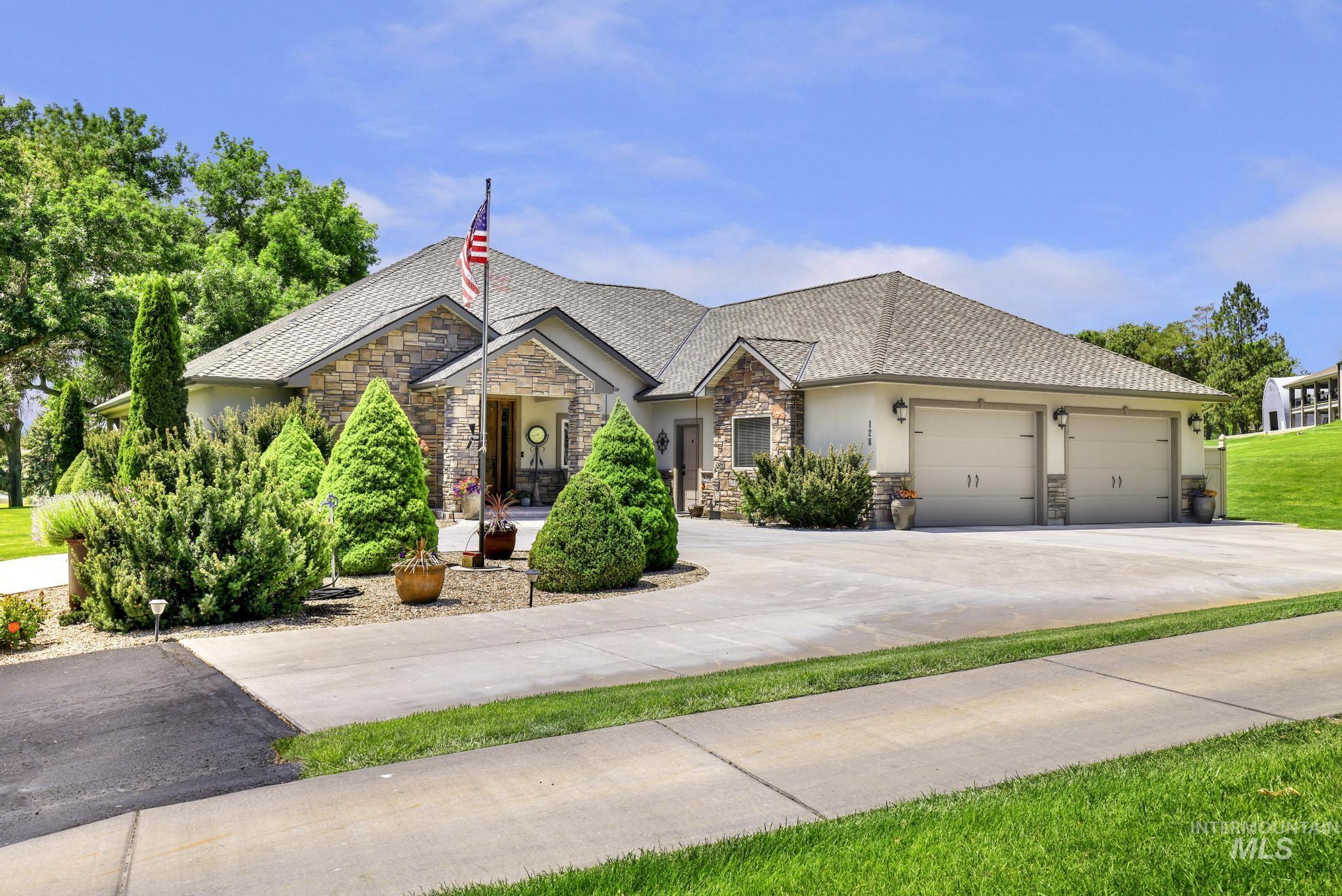 128 Riverside Ln., Buhl, Idaho 83316, 3 Bedrooms, 4 Bathrooms, Residential For Sale, Price $985,000,MLS 98988863