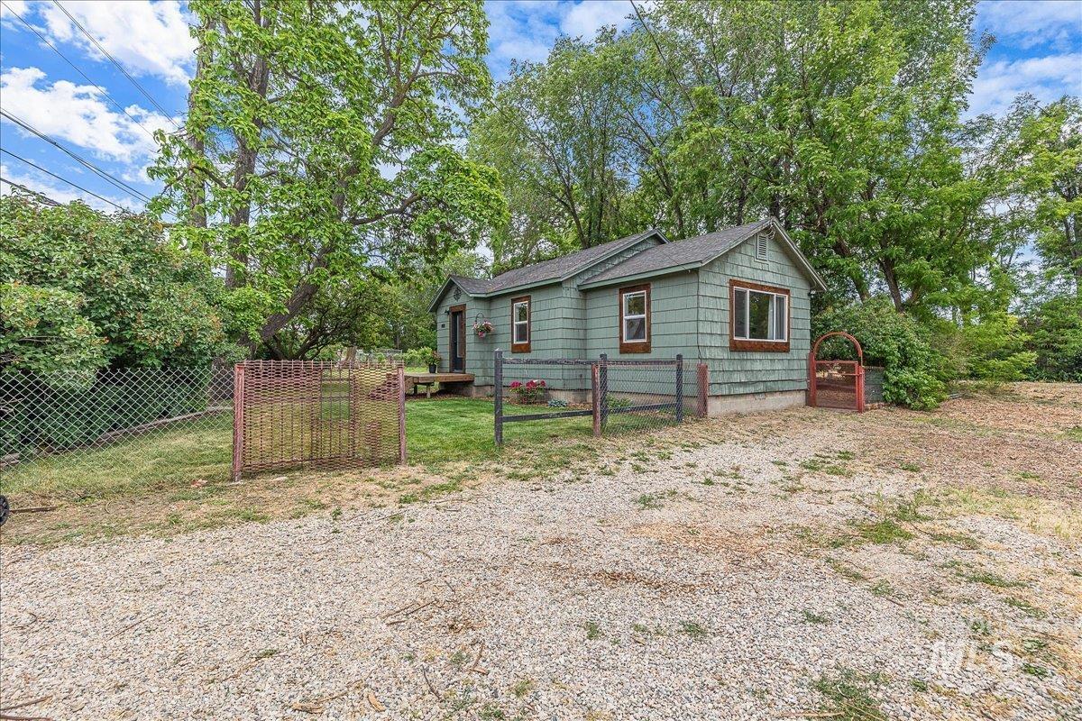 1419 E Boise Ave, Boise, Idaho 83706, 2 Bedrooms, 1 Bathroom, Residential For Sale, Price $549,900,MLS 98988864