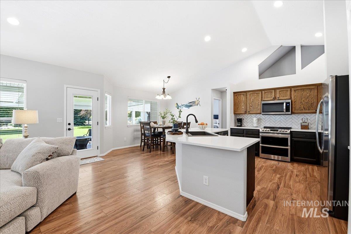 920 N Ashford Ln., Nampa, Idaho 83687, 3 Bedrooms, 2 Bathrooms, Residential For Sale, Price $860,000,MLS 98988865