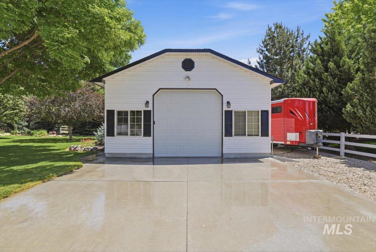 920 N Ashford Ln., Nampa, Idaho 83687, 3 Bedrooms, 2 Bathrooms, Residential For Sale, Price $860,000,MLS 98988865
