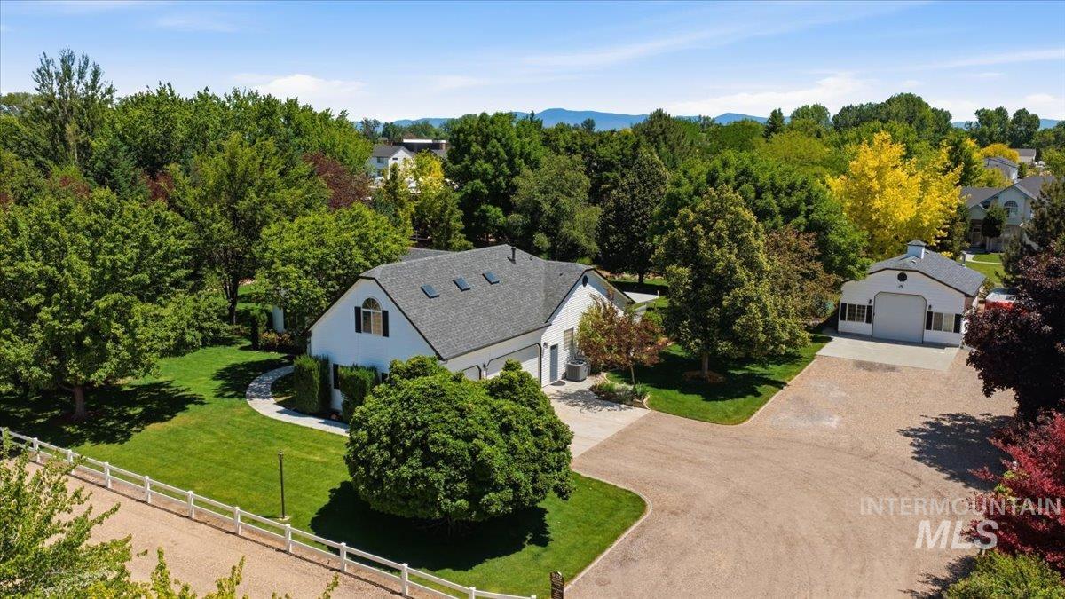 920 N Ashford Ln., Nampa, Idaho 83687, 3 Bedrooms, 2 Bathrooms, Residential For Sale, Price $860,000,MLS 98988865