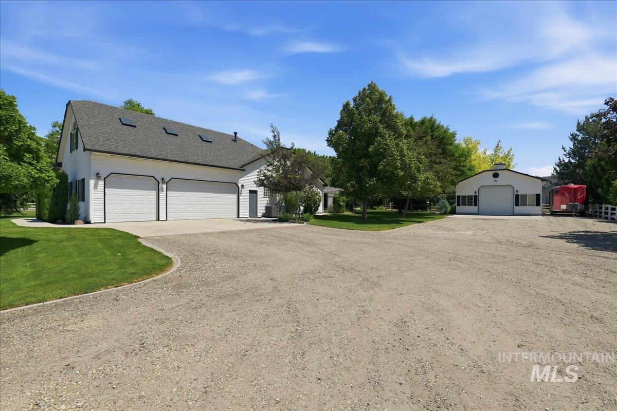 920 N Ashford Ln., Nampa, Idaho 83687, 3 Bedrooms, 2 Bathrooms, Residential For Sale, Price $860,000,MLS 98988865