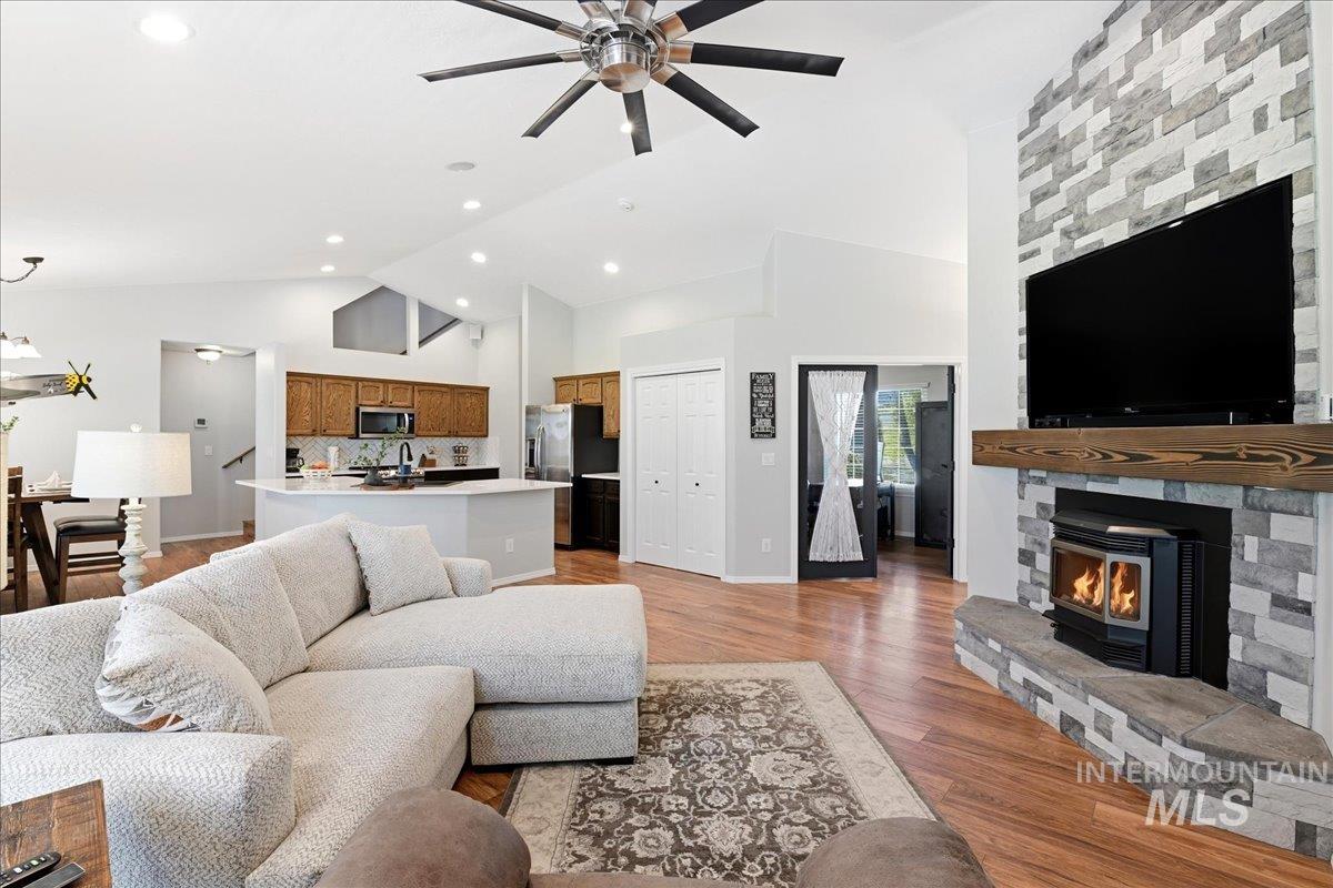 920 N Ashford Ln., Nampa, Idaho 83687, 3 Bedrooms, 2 Bathrooms, Residential For Sale, Price $860,000,MLS 98988865