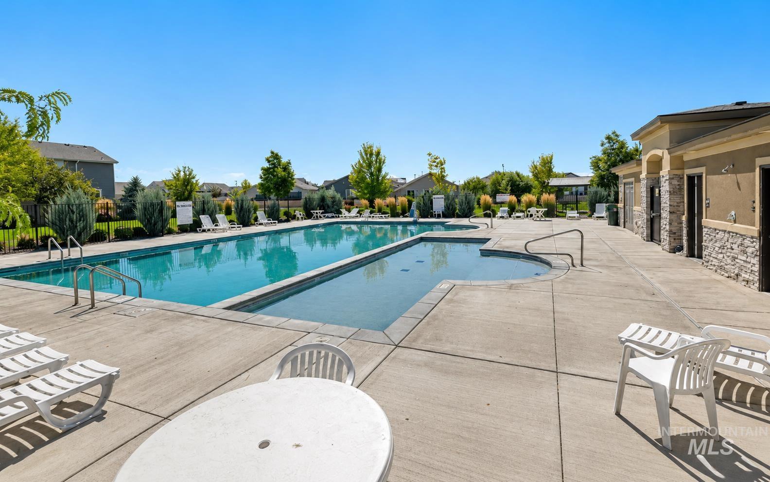 6609 S Memory way, Meridian, Idaho 83642, 4 Bedrooms, 2.5 Bathrooms, Residential For Sale, Price $529,999,MLS 98988868