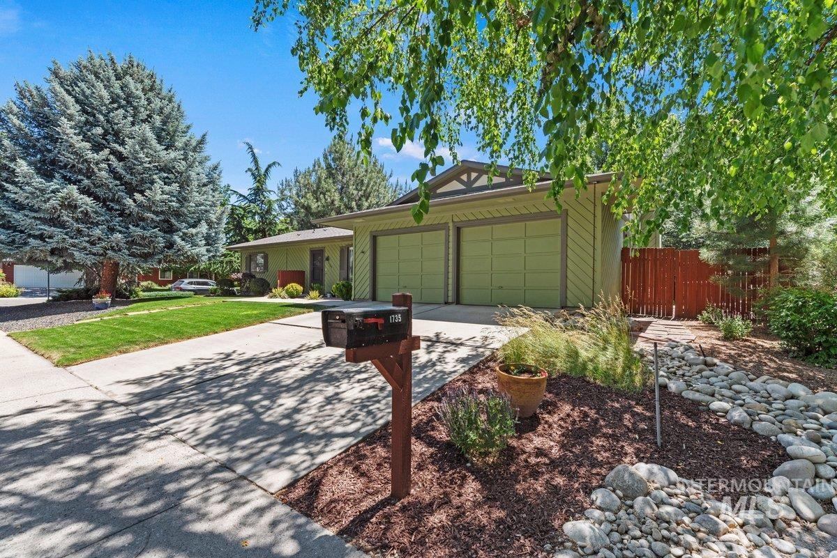 1735 E Melody, Boise, Idaho 83706, 3 Bedrooms, 2 Bathrooms, Residential For Sale, Price $569,000,MLS 98988869