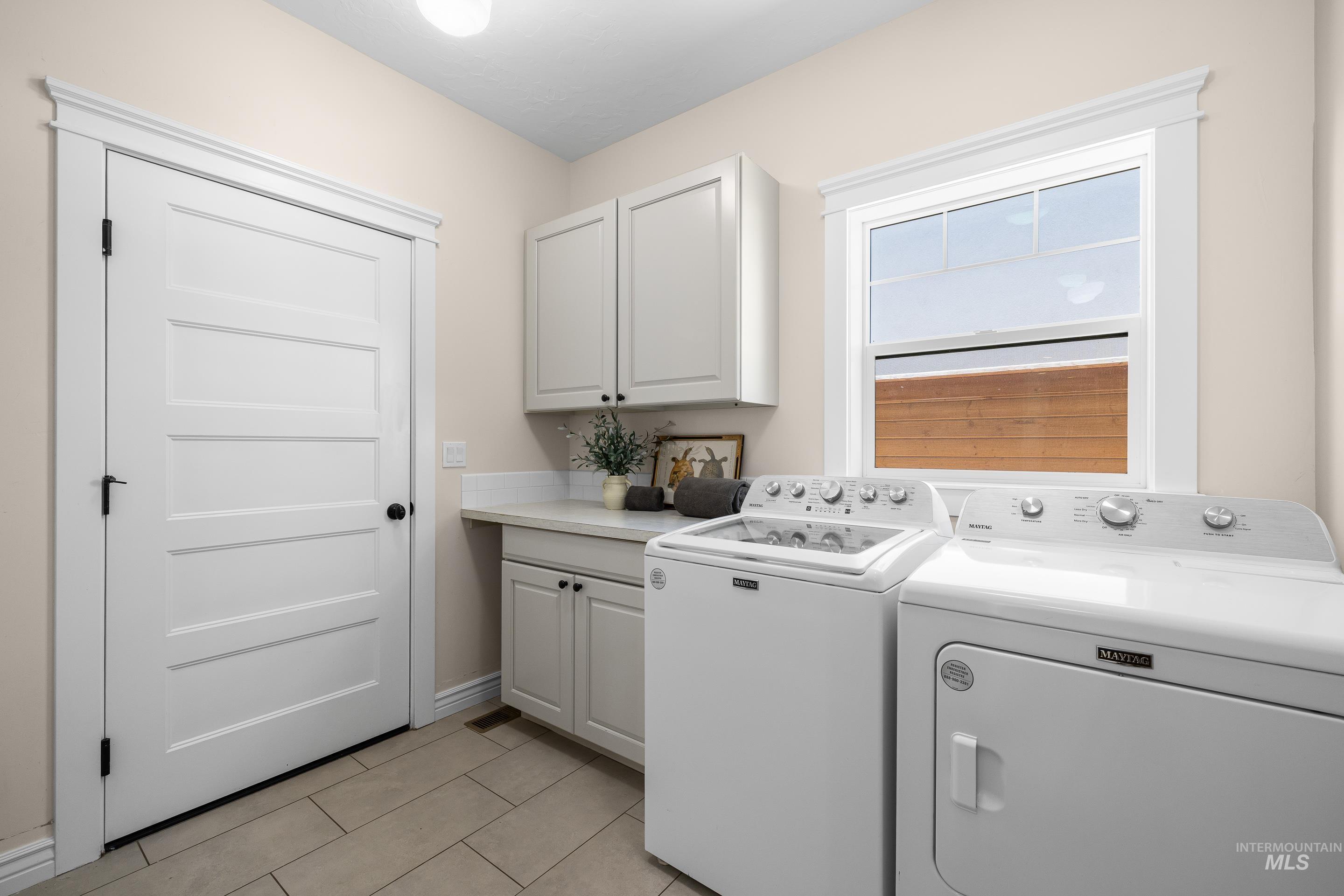 5539 W Spaulding St, Boise, Idaho 83705, 4 Bedrooms, 2.5 Bathrooms, Residential For Sale, Price $695,000,MLS 98988870