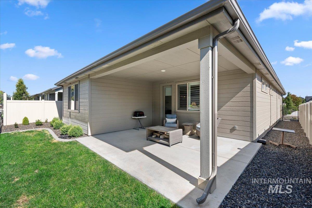2515 E Berghan Lane, Meridian, Idaho 83642, 3 Bedrooms, 2.5 Bathrooms, Residential For Sale, Price $565,000,MLS 98988871