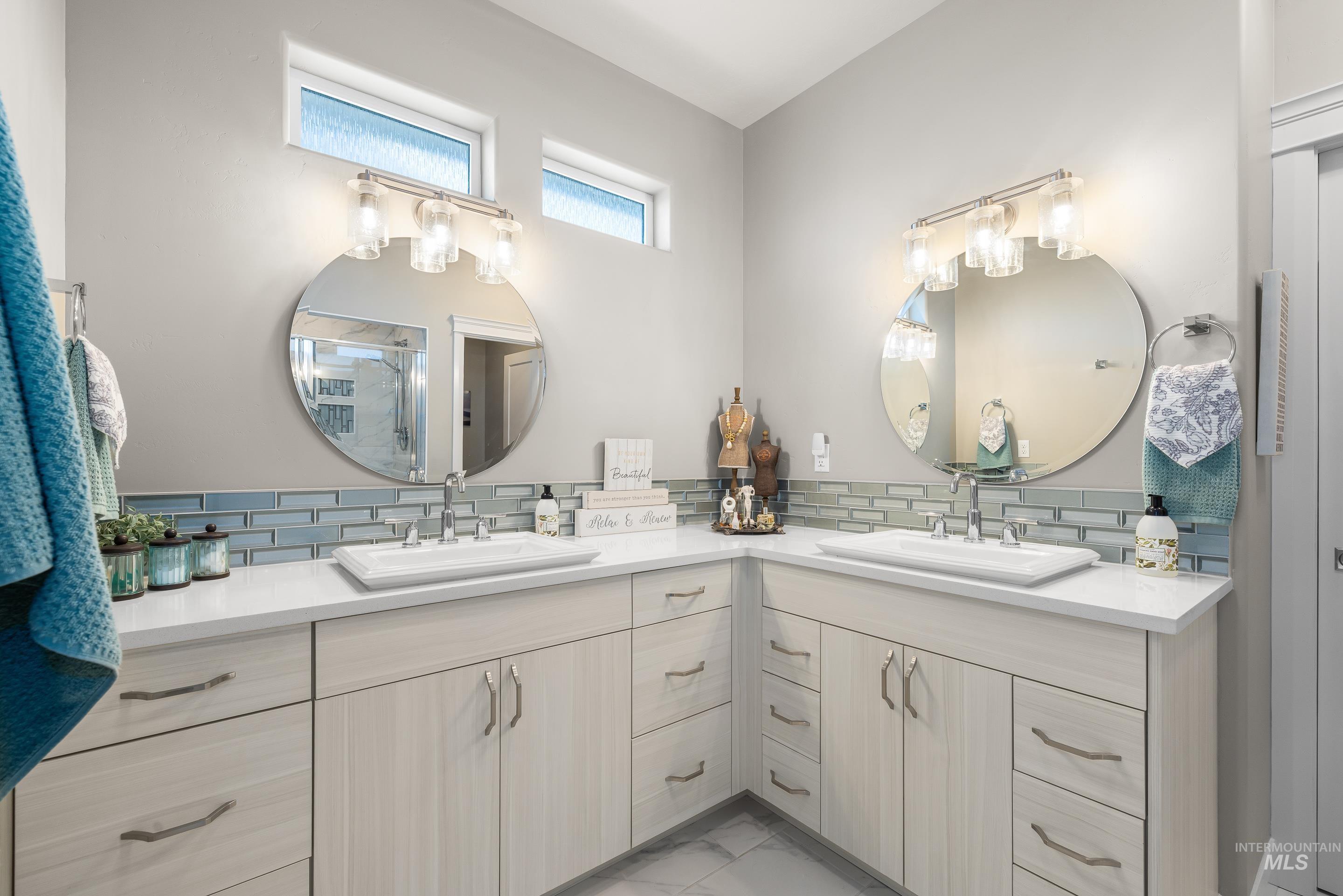 2406 W Herron Ridge Drive, Nampa, Idaho 83686, 3 Bedrooms, 2 Bathrooms, Residential For Sale, Price $514,999,MLS 98988880