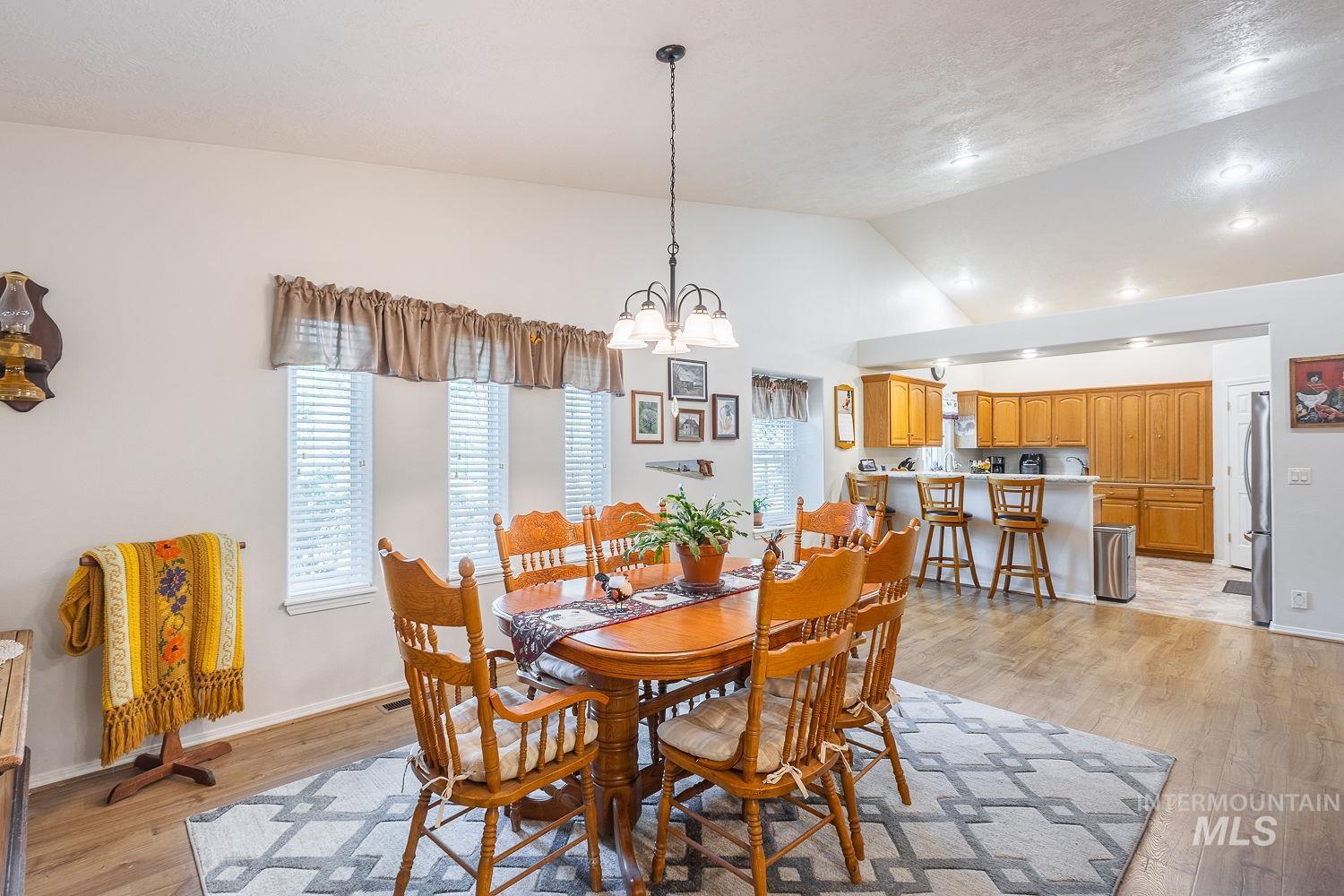 703 N Dover Crt, Nampa, Idaho 83651, 3 Bedrooms, 2 Bathrooms, Residential For Sale, Price $347,000,MLS 98988881