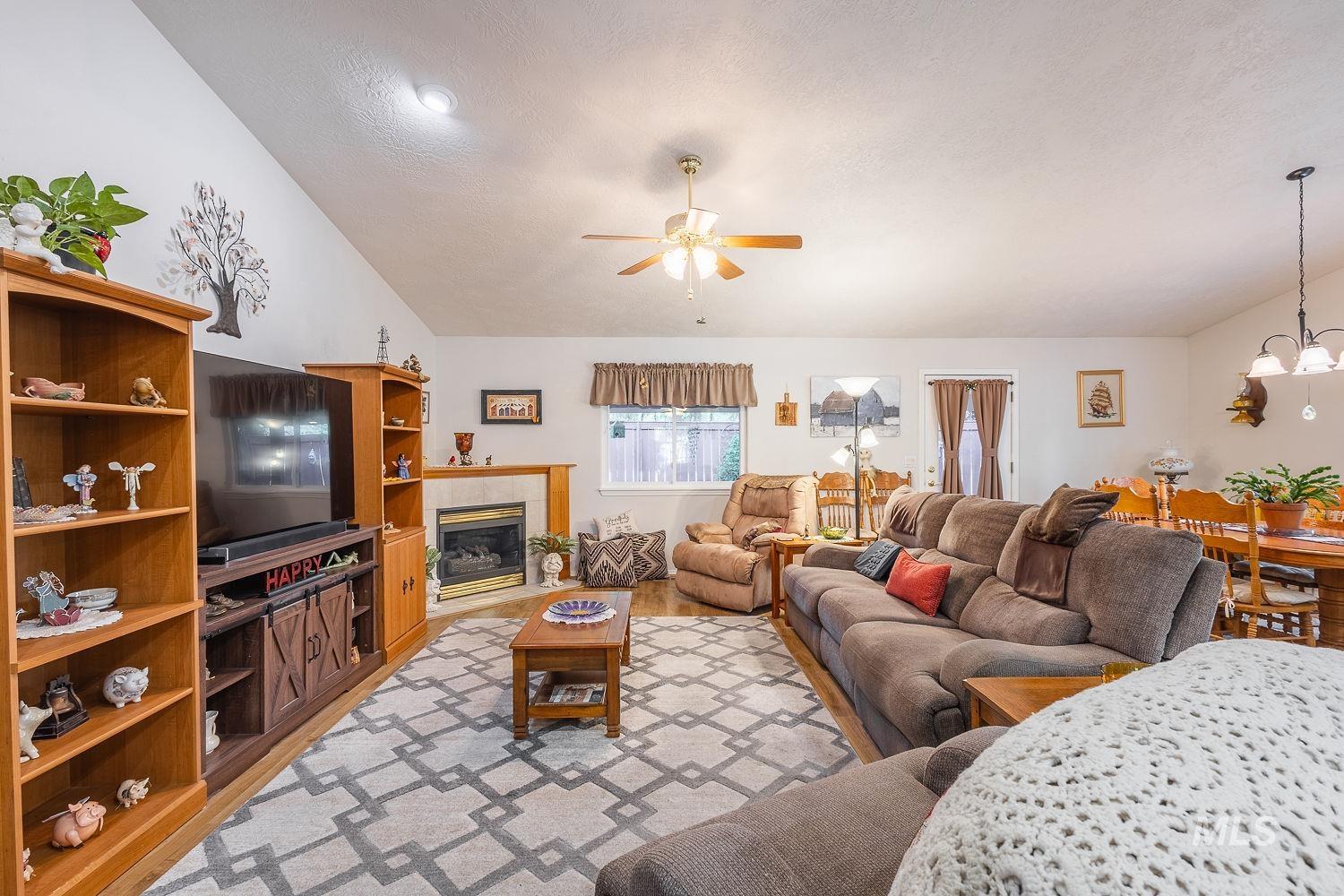 703 N Dover Crt, Nampa, Idaho 83651, 3 Bedrooms, 2 Bathrooms, Residential For Sale, Price $347,000,MLS 98988881